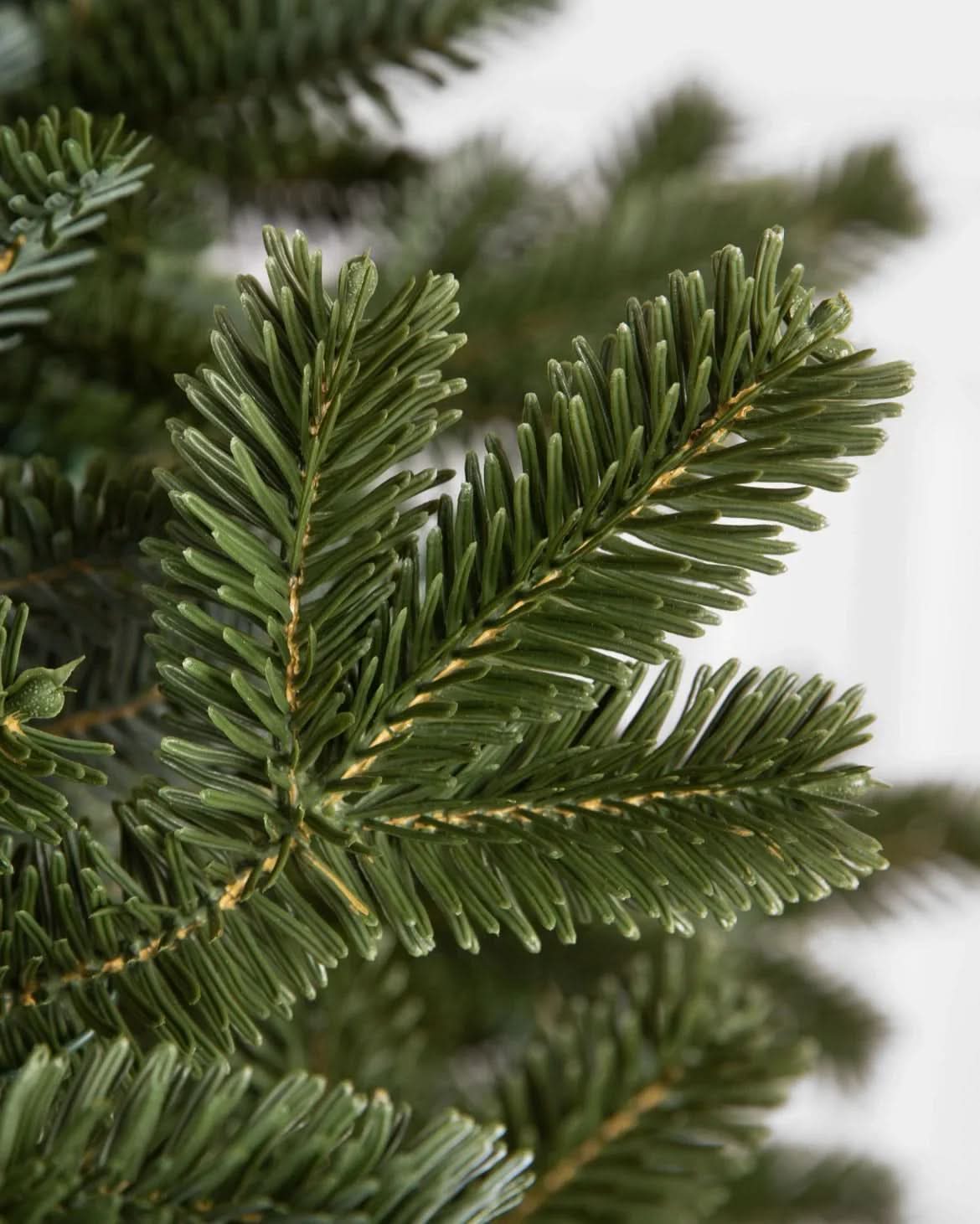 Premium Green Christmas Tree with Articulated Branches, Metal Stand with Wheels and Built-in Micro LEDs