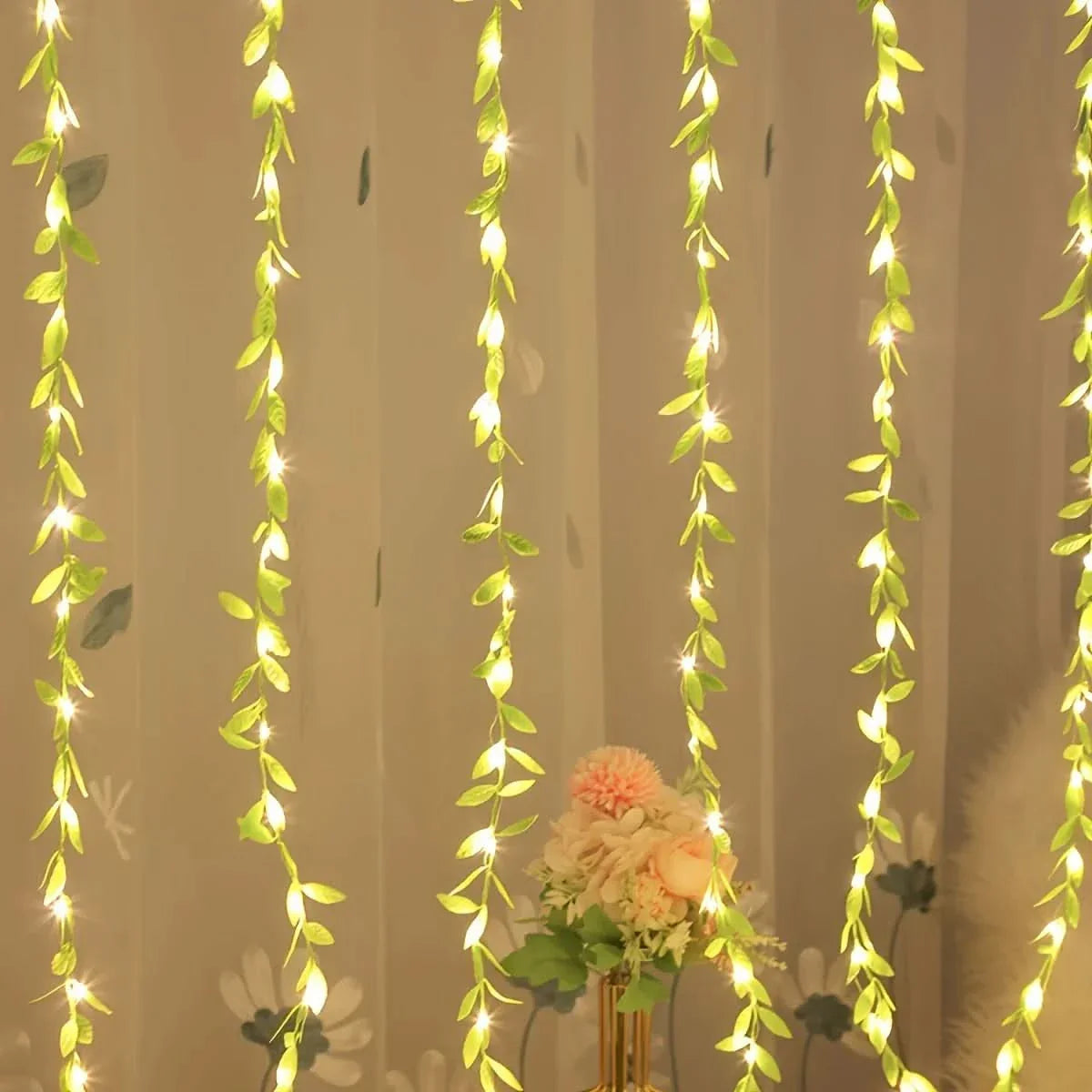 Christmas Lights Curtain with Leaves – Charm and Magic in Every Detail