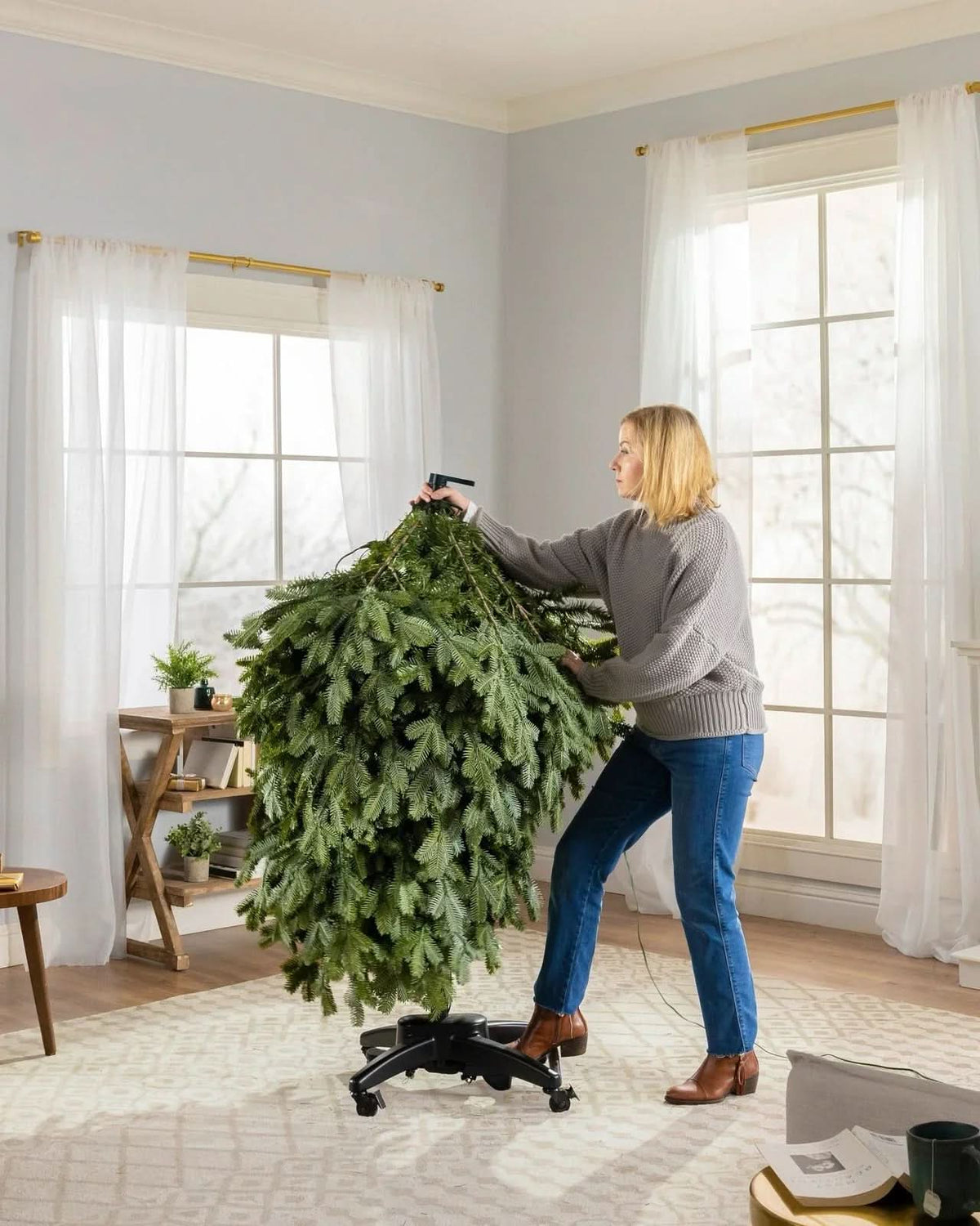 Premium Green Christmas Tree with Articulated Branches, Metal Stand with Wheels and Built-in Micro LEDs