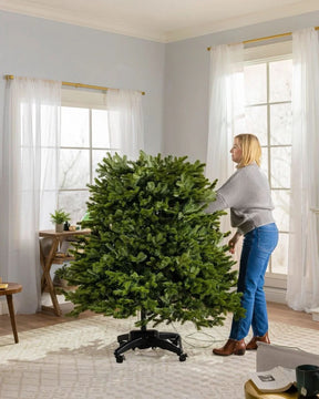Premium Green Christmas Tree with Articulated Branches, Metal Stand with Wheels and Built-in Micro LEDs