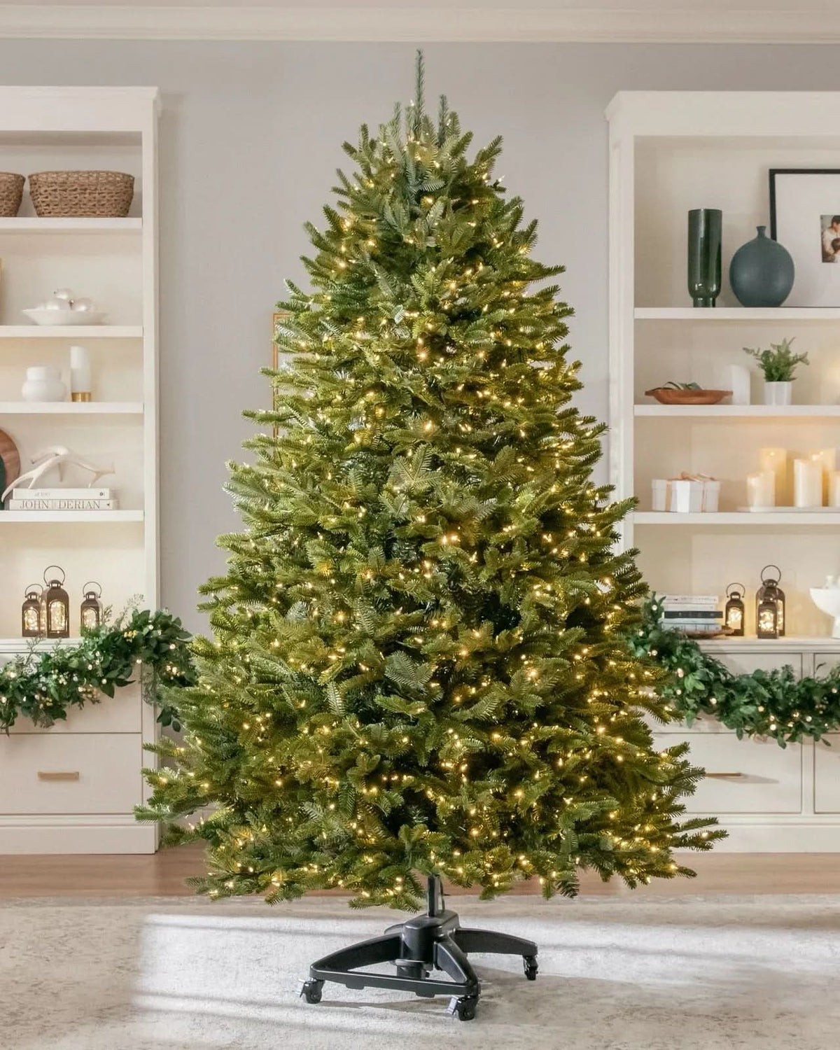 Premium Green Christmas Tree with Articulated Branches, Metal Stand with Wheels and Built-in Micro LEDs
